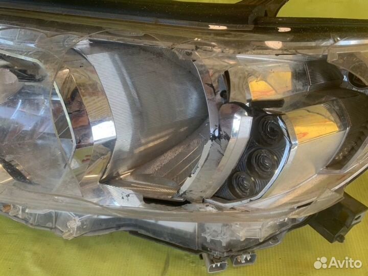 Фара передняя левая Toyota Land Cruiser Prado