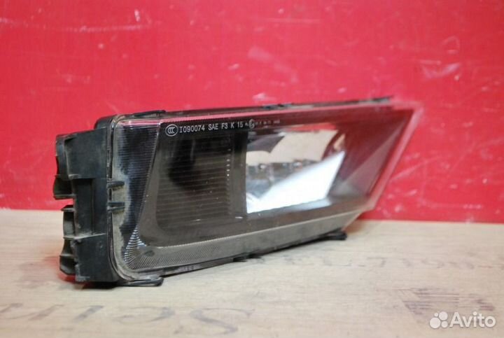 Фара противотуманная передняя правая Volkswagen