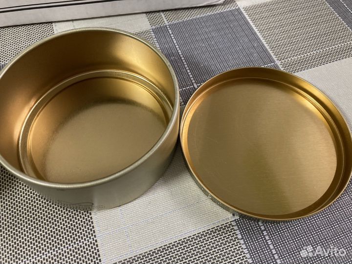 Банка метллическая, маленькая