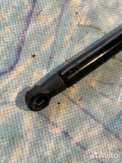 Амортизатор крышки багажника 4H0827551B