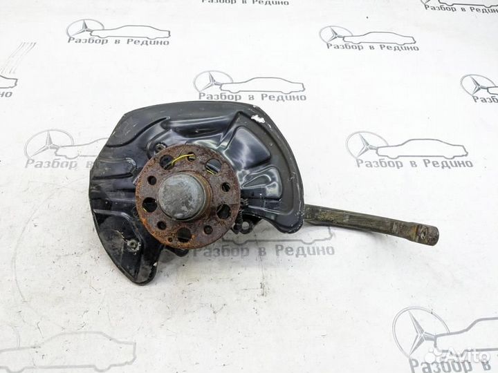 Кулак поворотный передний левый w211 E-class 64