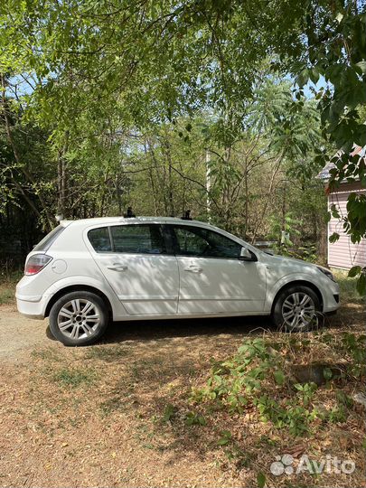 Opel Astra, 2010