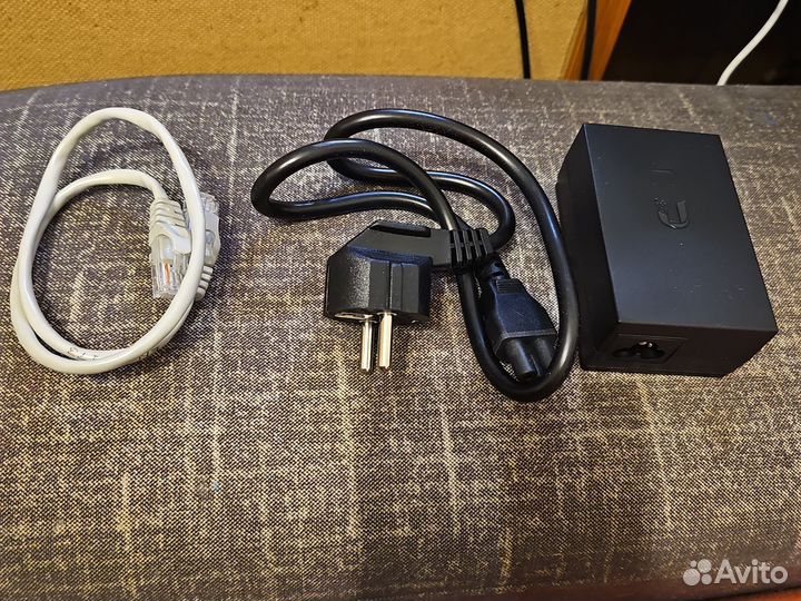 Ubiquiti poe adapter 24v (1A)