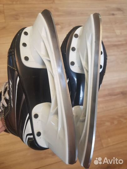 Коньки хоккейные детские CCM 30 размер