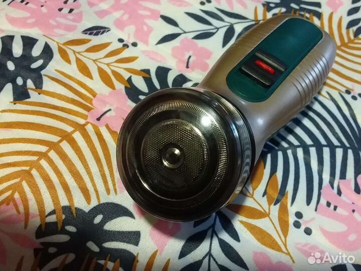 Бритва без имени на батарейках