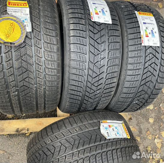Pirelli Winter Sottozero II 275/35 R21 и 315/30 R21