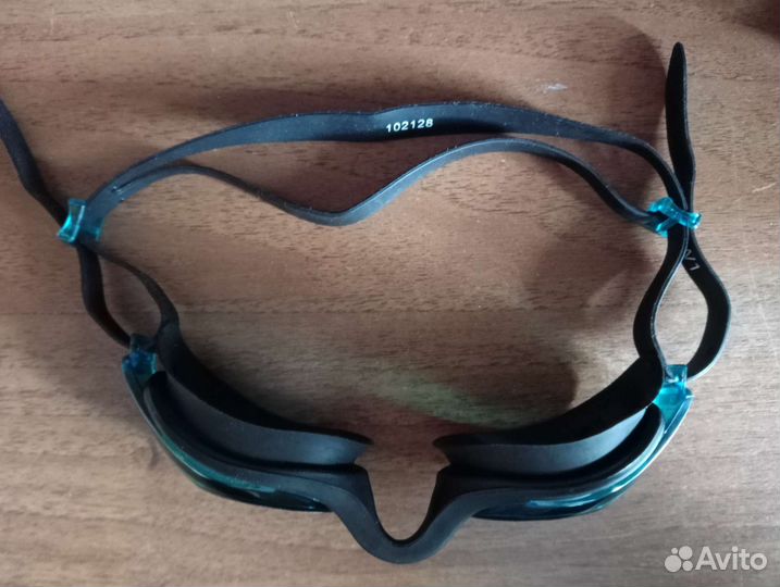 Очки плавательные