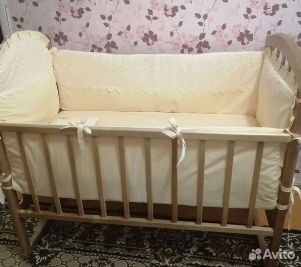 Детская кроватка