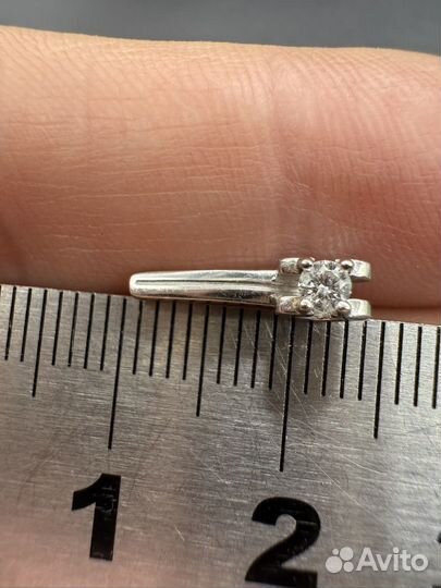 Золотые серьги с бриллиантами