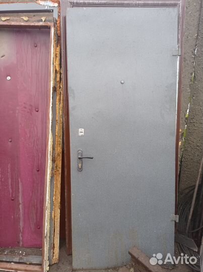 Металлическая дверь бу
