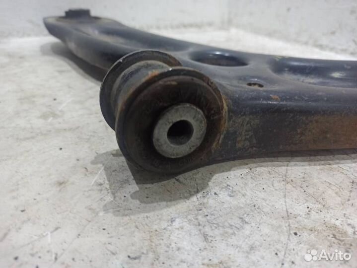 Рычаг передний левый Шкода