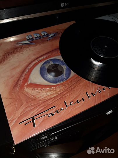 Lp U.D.O. – Faceless World 1990