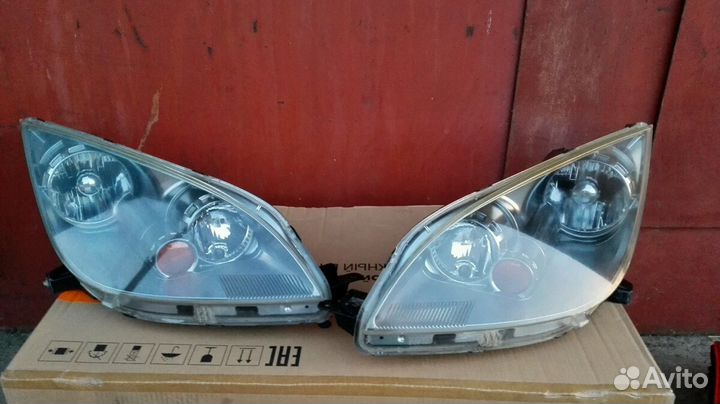 Фара митсубиси кольт правая/левая 2002-2004г