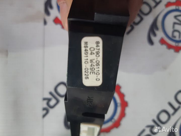 Кнопка обогрева заднего стекла Toyota Avensis T250