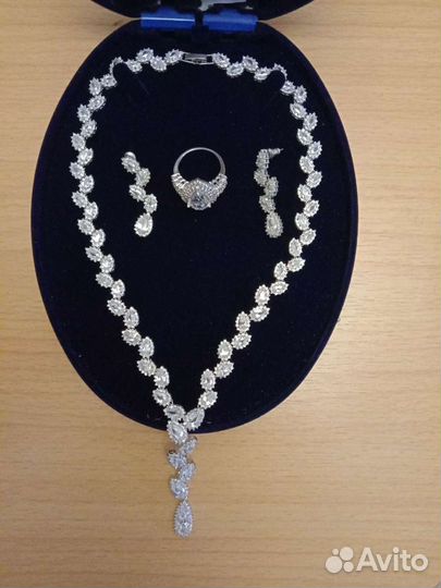 Женское украшение