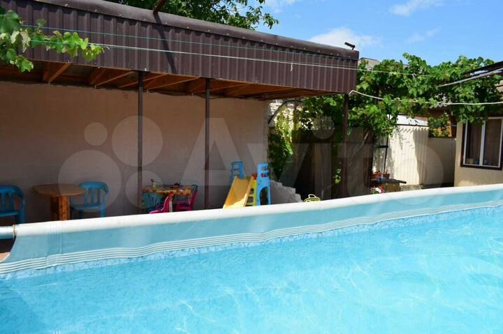 Комната 14 м² в 4-к., 1/1 эт.