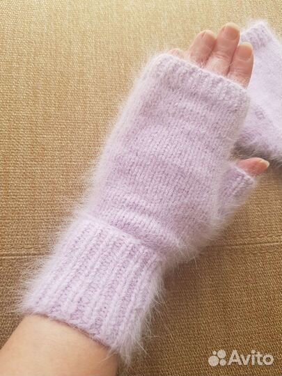 Вязаный комплект(шапка+митенки)