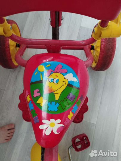 Детский трехколесный велосипед с ручкой