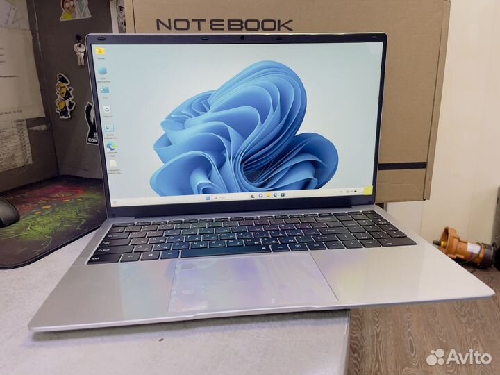 Новый Ноутбук i7/8Gb/SSD256/UHD Комплект