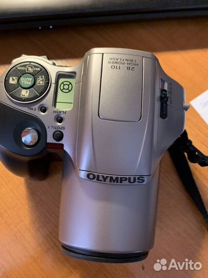 Зеркальный фотоаппарат olympus is200