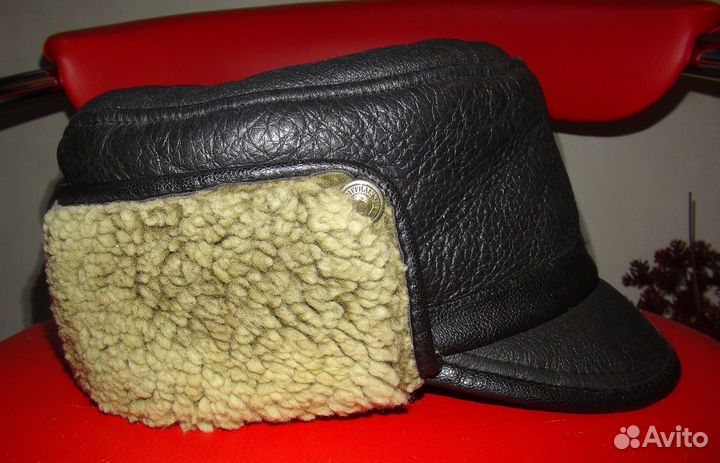 Шапка зимняя из кожи и овчины