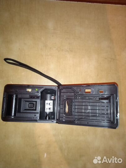 Пленочный фотоаппарат Elenberg Motorized 321A