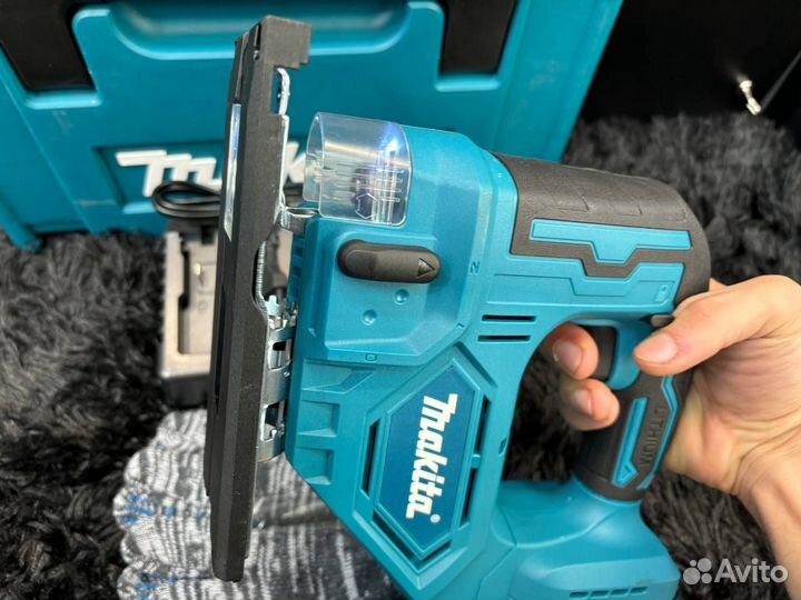 Лобзик аккумуляторный Makita 18V