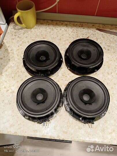 Штатные колонки поло седан