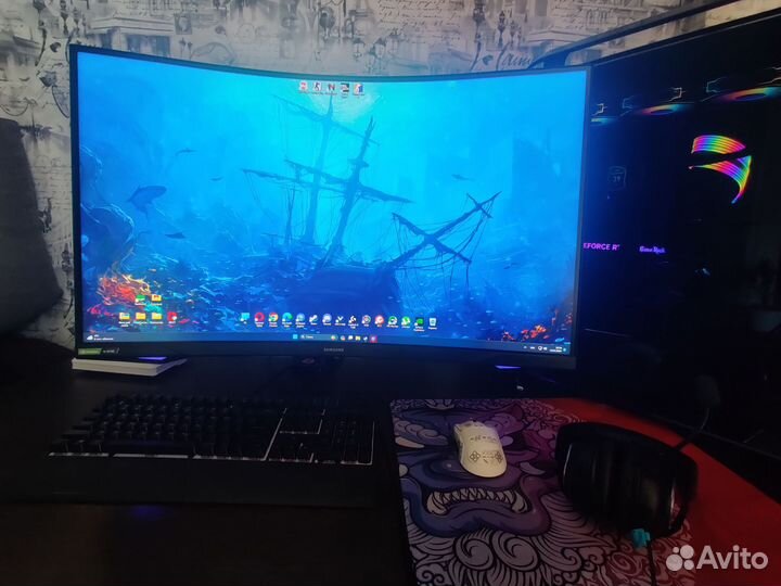 Монитор Samsung Odyssey G7 32