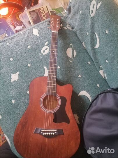 Акустическая гитара бу