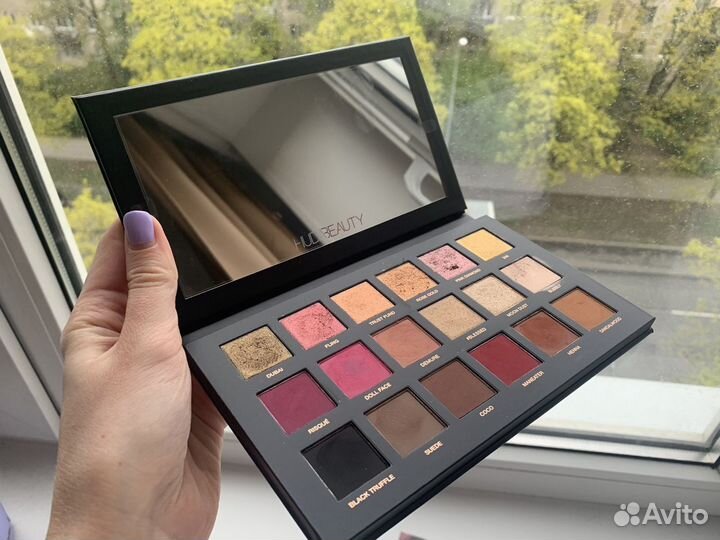 Huda beauty rose gold palette (remastered)