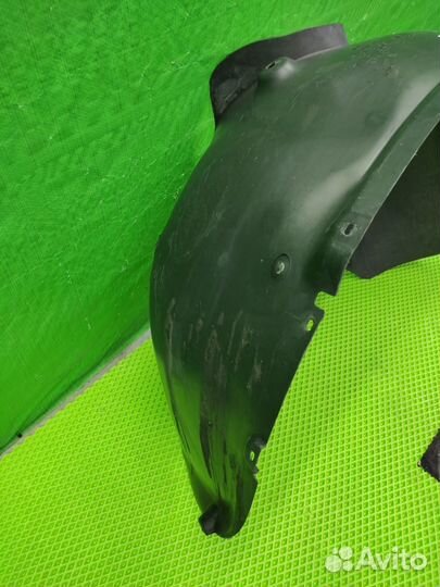 Подкрылок передний левый VW Touareg 2002-2007