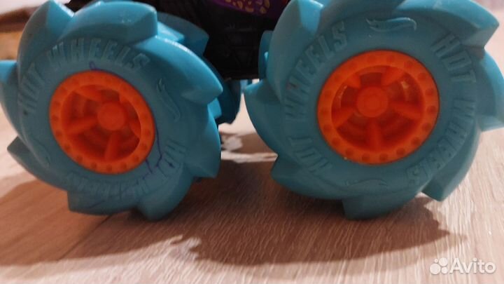 Машинка детская хотвилс 