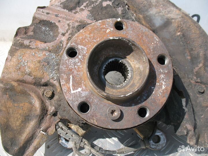 Кулак поворотный передний BMW X5 E53 M54B30 2002г