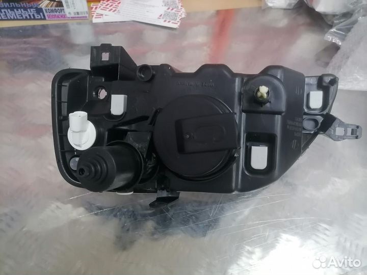 Фара передняя правая Renault Logan Рено Логан