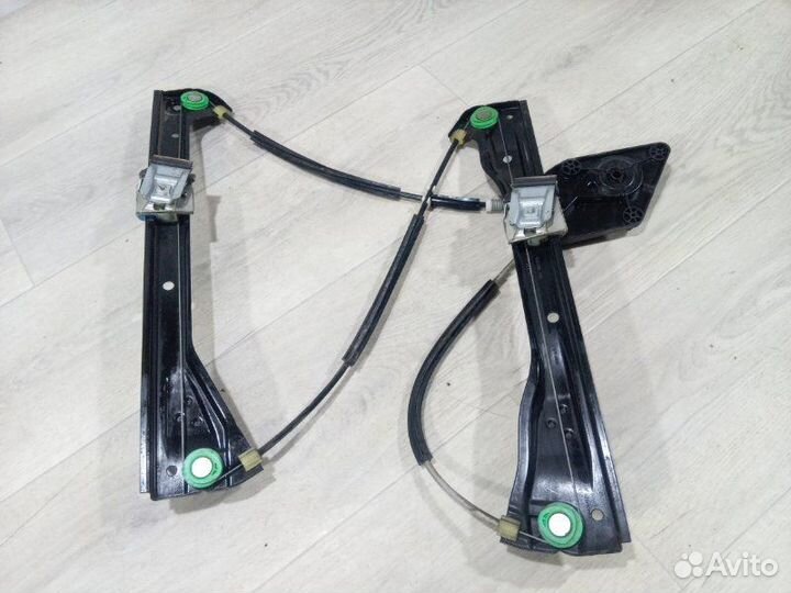 Стеклоподъемник передний правый Volkswagen Polo