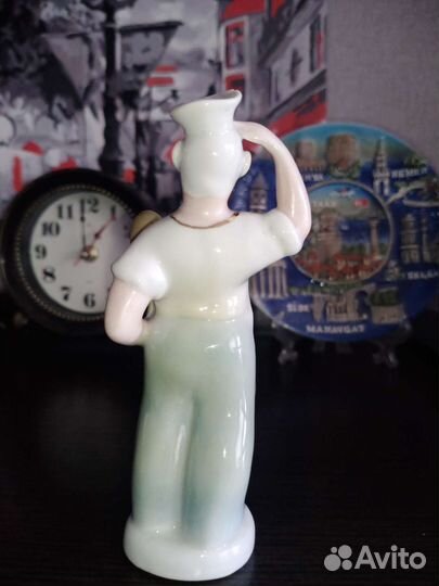 Статуэтка Поварёнок