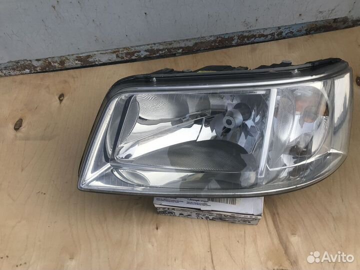 Фара WV Transporter 5