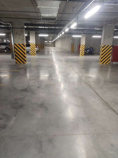 Машиноместо, 14 м²