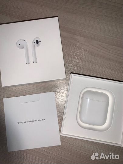 Беспроводные наушники apple airpods 1