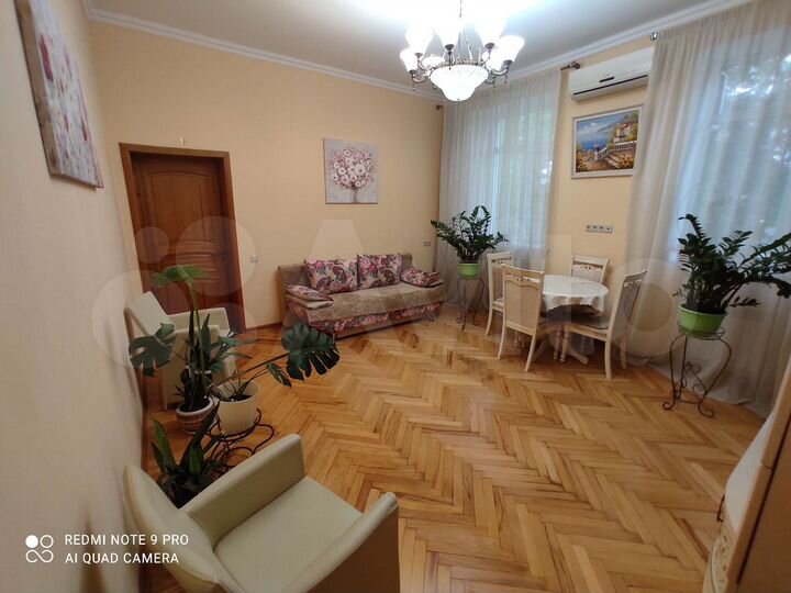 4-к. квартира, 100 м², 2/4 эт.