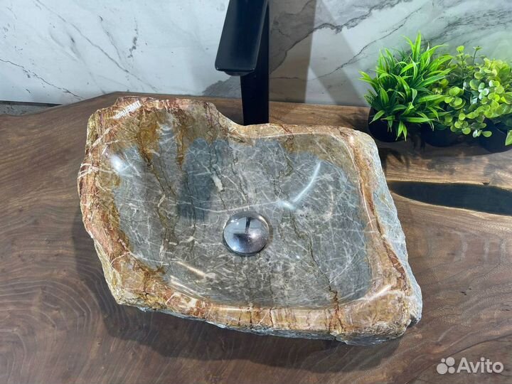 Раковина из натурального камня