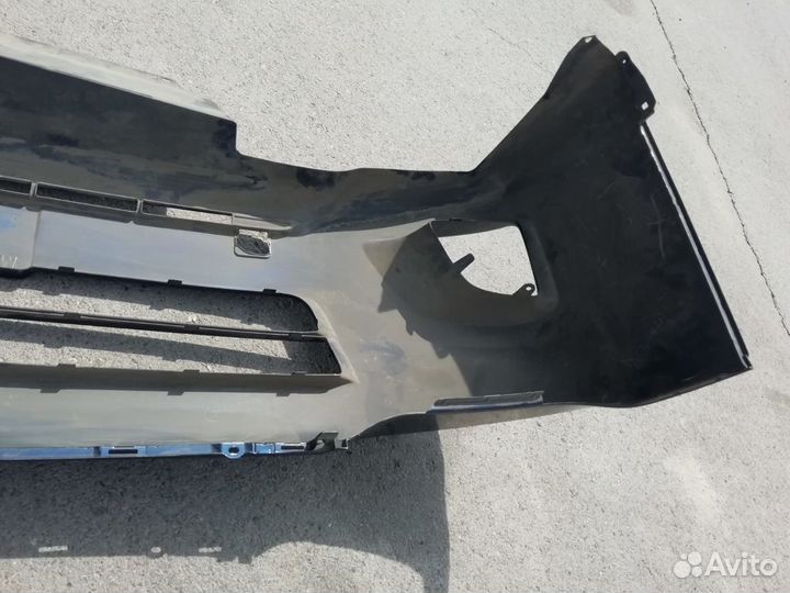 Бампер передний Toyota hiace H200 2011