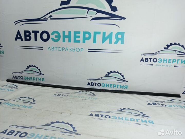 Уплотнитель проема правый Chevrolet Cruze F16D3