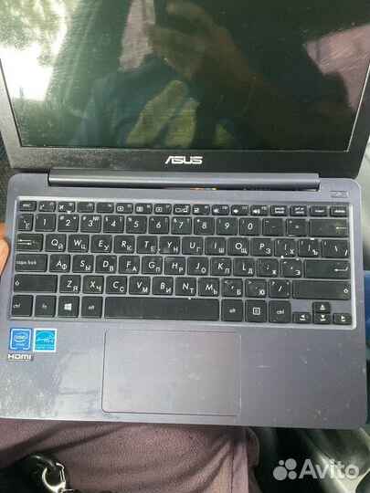Нетбук asus E203M