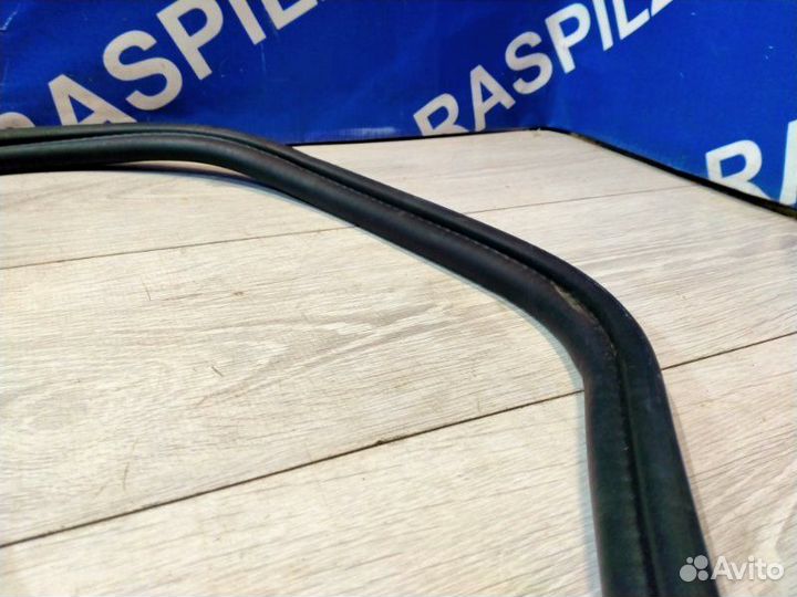 Уплотнительная резинка багажника Bmw 528I F10