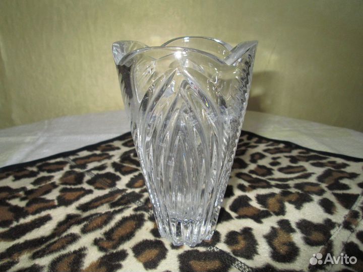 Вазы хрустальные 