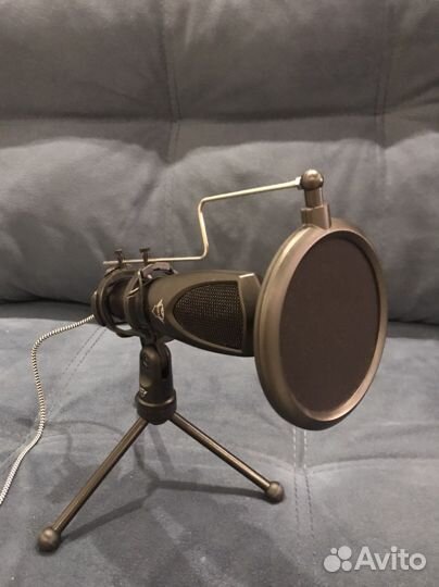 Микрофон trust GXT 232 mantis