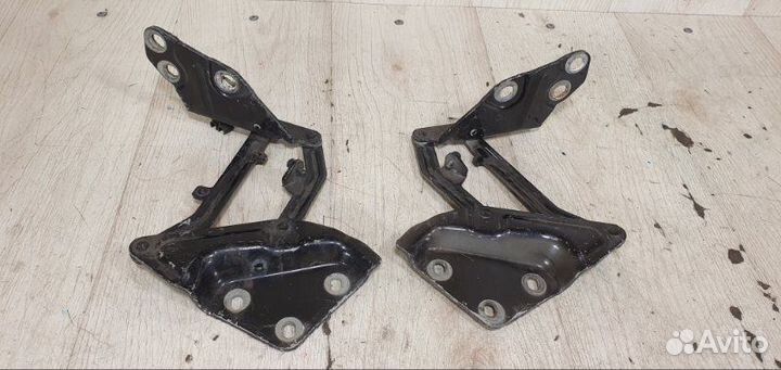 Петли капота Volkswagen Touareg 7L