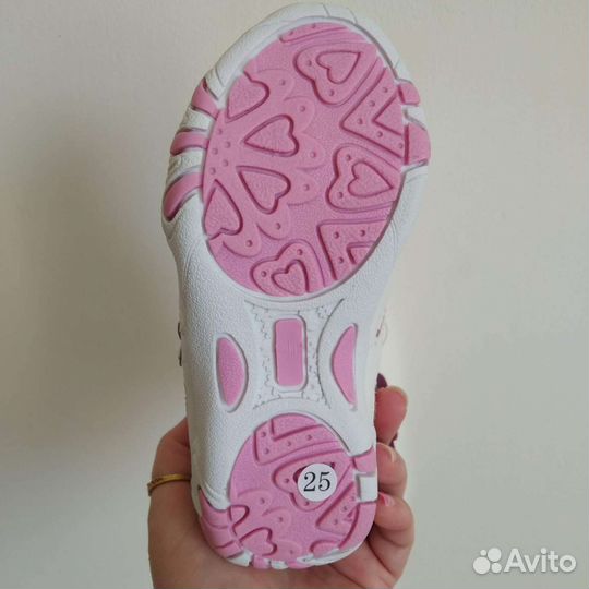 Кроссовки для девочки